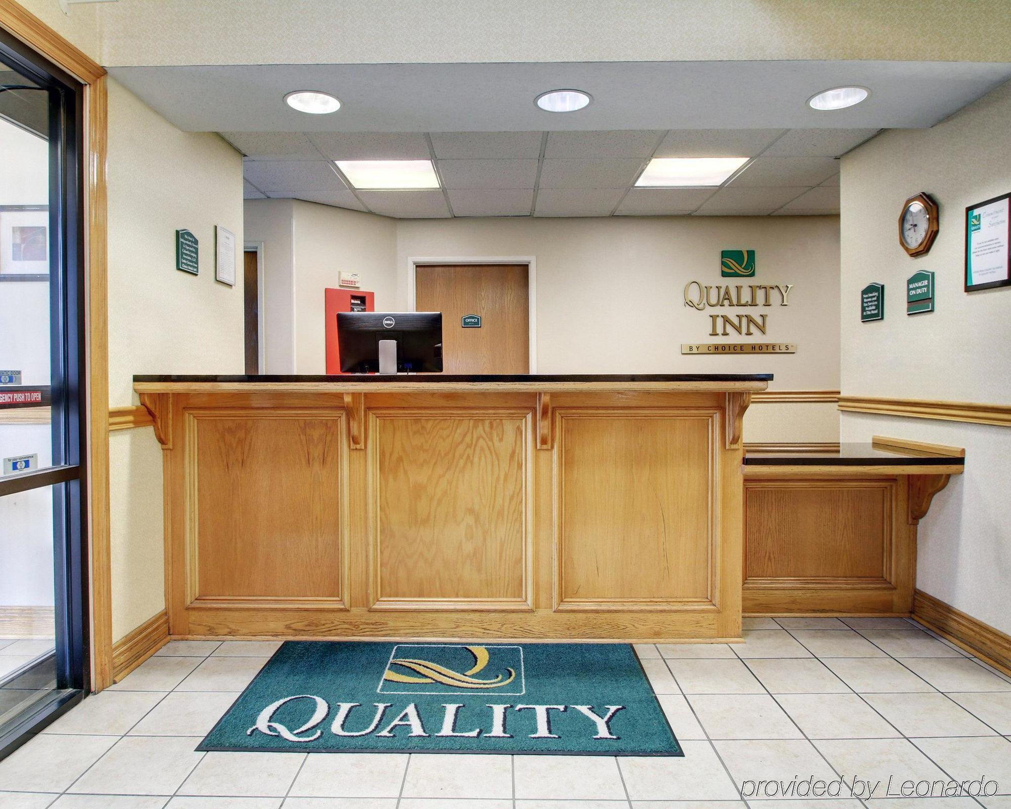 Columbia Inn & Suites Esterno foto