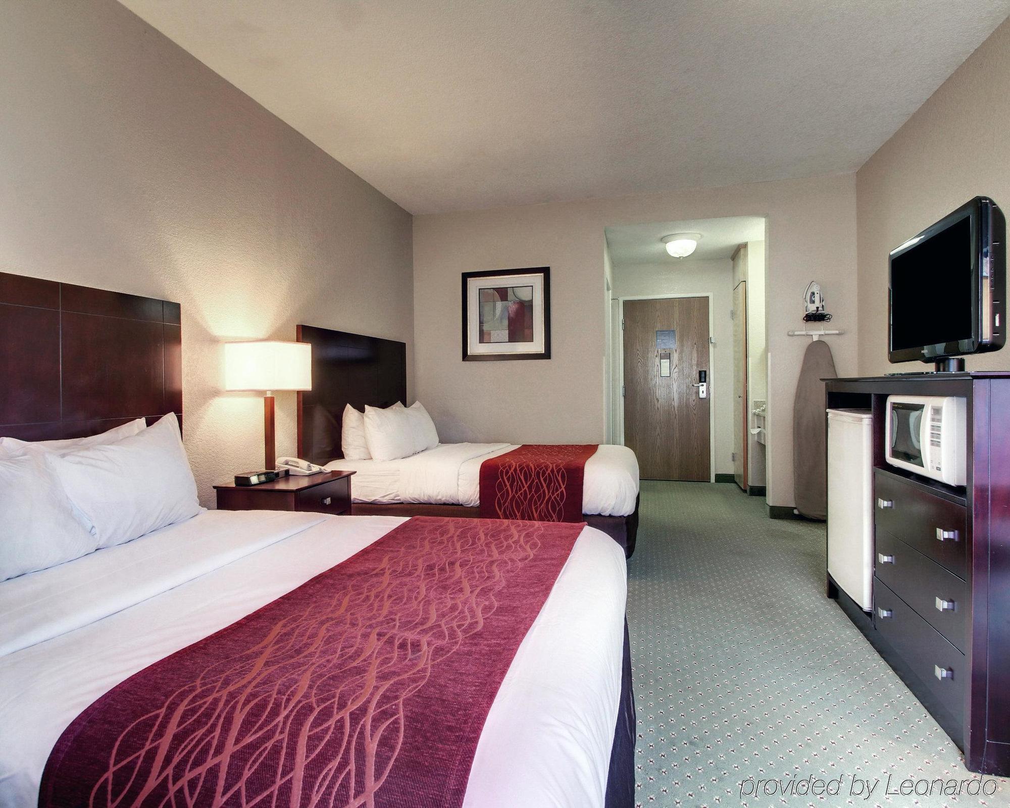 Columbia Inn & Suites Esterno foto