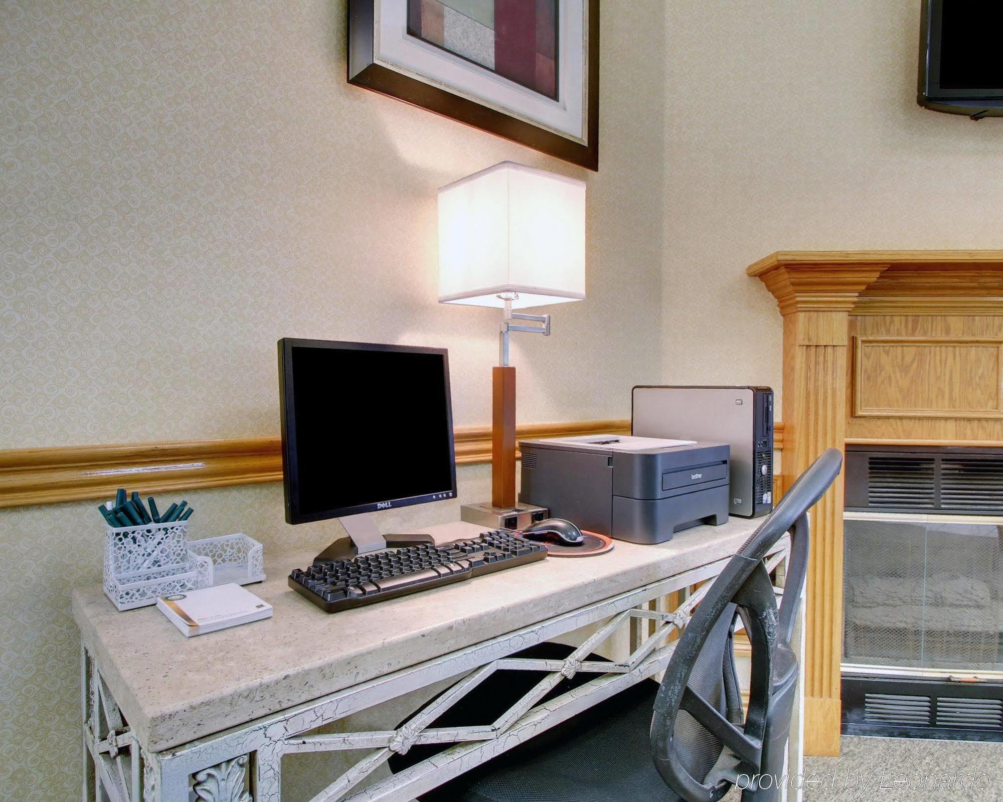 Columbia Inn & Suites Esterno foto